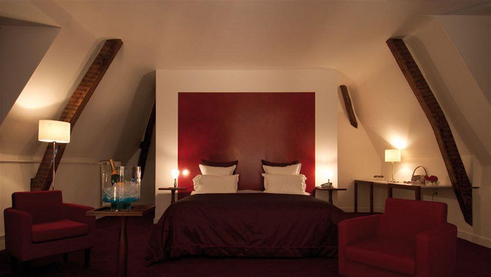 Hotel Country Club Yvré-lʼÉvêque Esterno foto