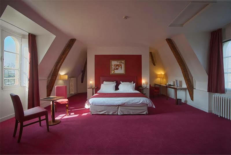Hotel Country Club Yvré-lʼÉvêque Esterno foto