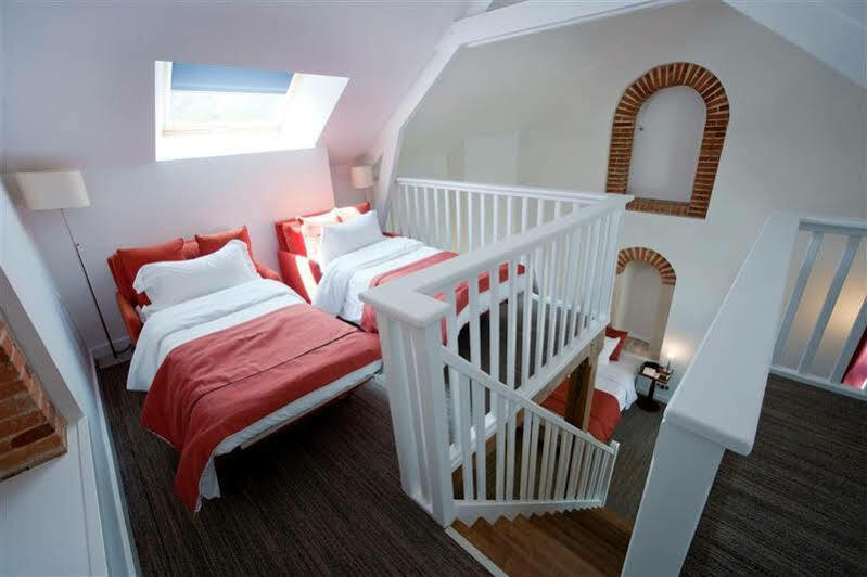 Hotel Country Club Yvré-lʼÉvêque Esterno foto