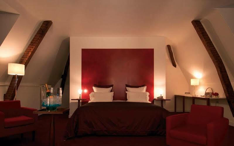 Hotel Country Club Yvré-lʼÉvêque Esterno foto